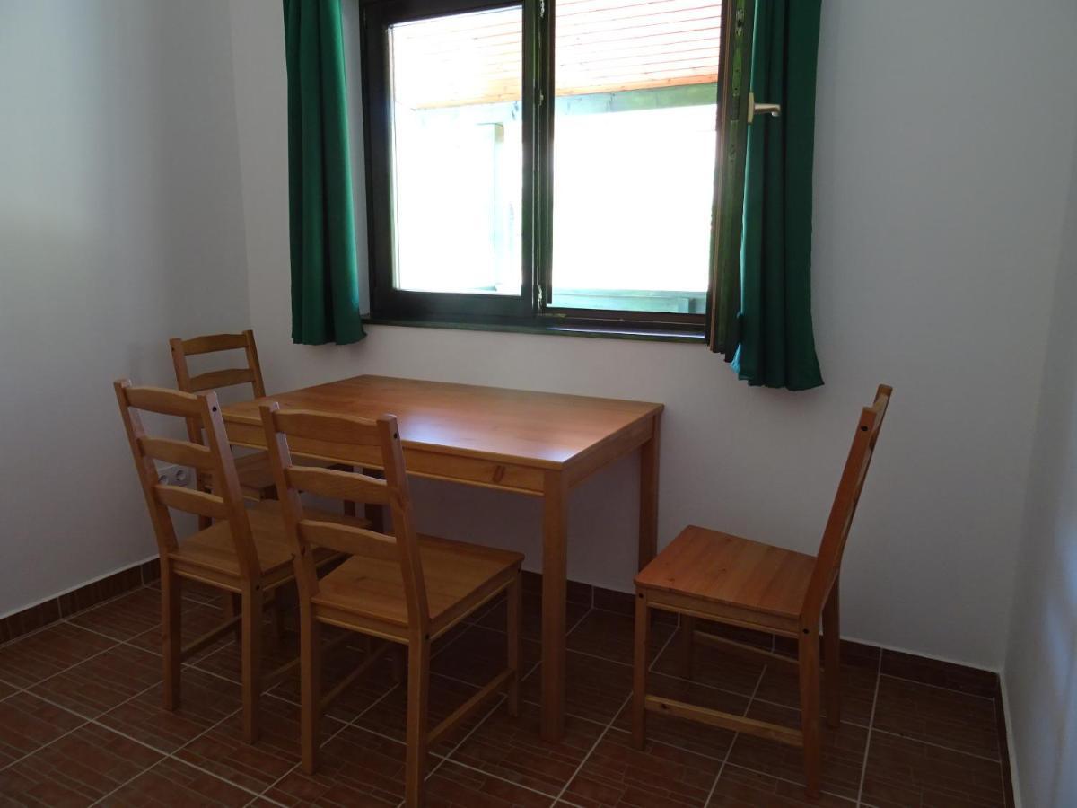 Kisrejtek Apartmanház Lispeszentadorján Esterno foto