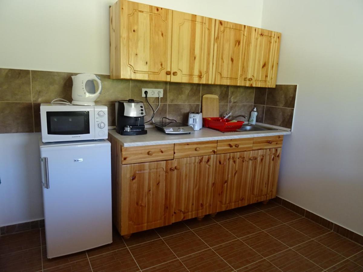 Kisrejtek Apartmanház Lispeszentadorján Esterno foto