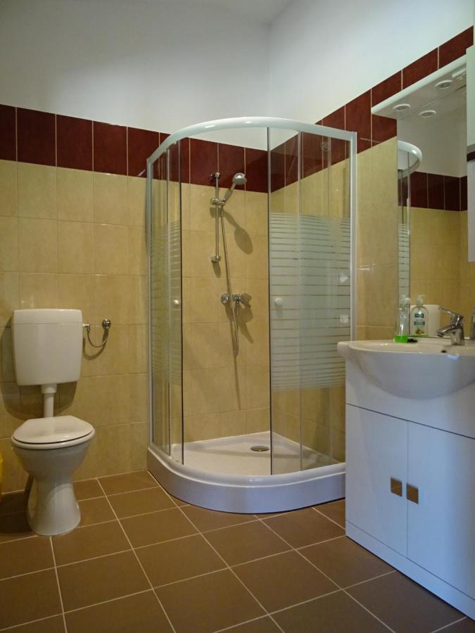 Kisrejtek Apartmanház Lispeszentadorján Esterno foto